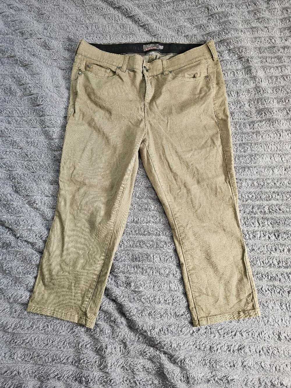 Torrid Super Soft Khaki Cropped Slim Leg Pants Size 16